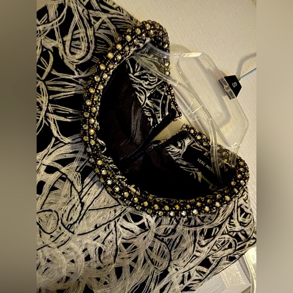 Gorgeous Vera moda dress with embellishments - Picture 1 of 3